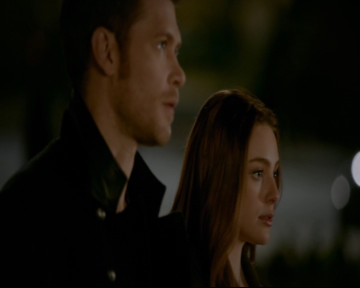 vampirediariesworld-dot-nl_TheOriginals5x12TheTaleOfTwoWolves01640.jpg