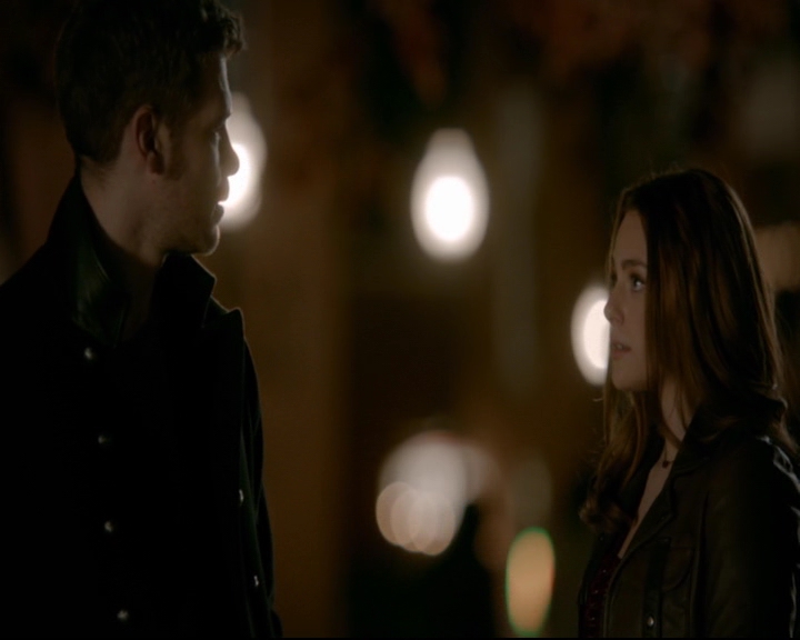 vampirediariesworld-dot-nl_TheOriginals5x12TheTaleOfTwoWolves01644.jpg