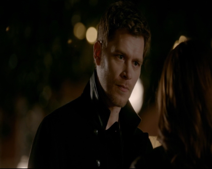 vampirediariesworld-dot-nl_TheOriginals5x12TheTaleOfTwoWolves01648.jpg