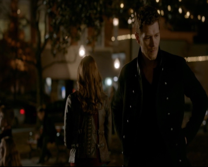 vampirediariesworld-dot-nl_TheOriginals5x12TheTaleOfTwoWolves01665.jpg