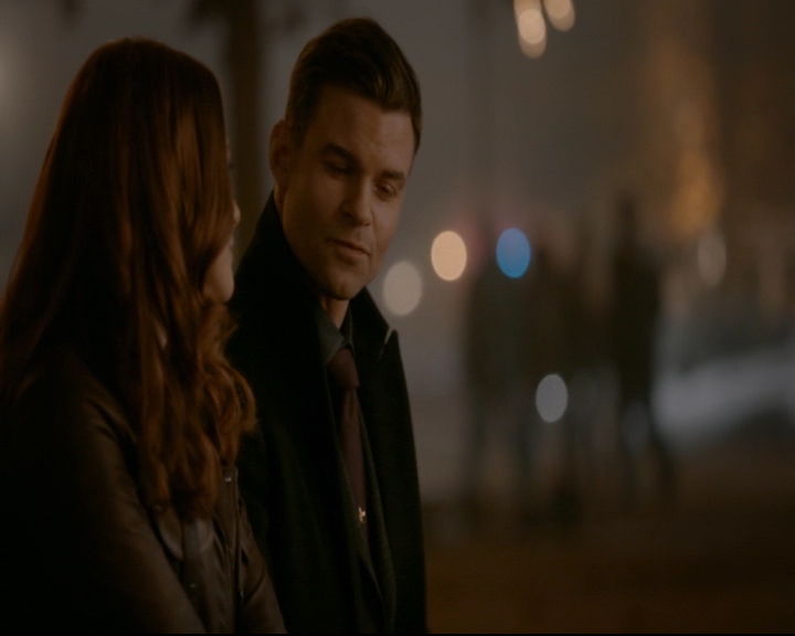 vampirediariesworld-dot-nl_TheOriginals5x12TheTaleOfTwoWolves01688.jpg