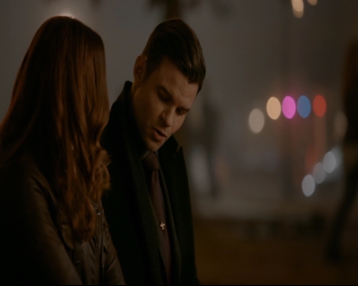 vampirediariesworld-dot-nl_TheOriginals5x12TheTaleOfTwoWolves01693.jpg