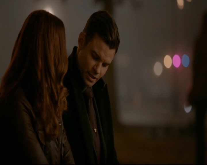 vampirediariesworld-dot-nl_TheOriginals5x12TheTaleOfTwoWolves01694.jpg