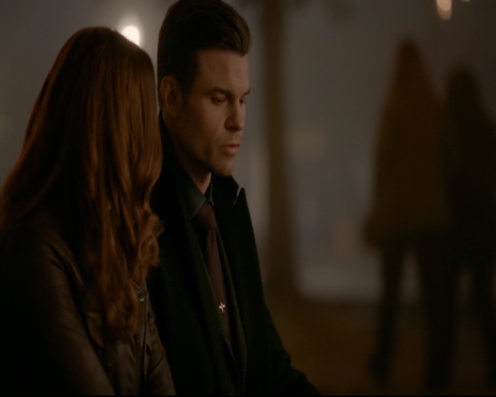 vampirediariesworld-dot-nl_TheOriginals5x12TheTaleOfTwoWolves01695.jpg