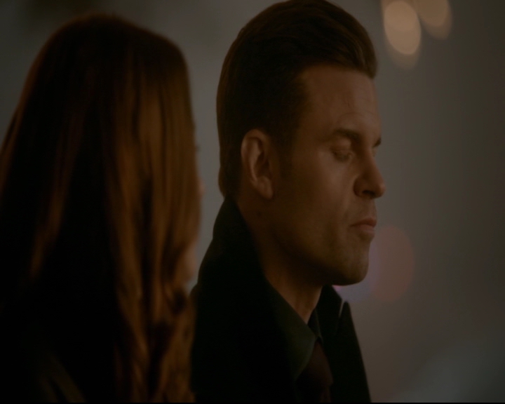 vampirediariesworld-dot-nl_TheOriginals5x12TheTaleOfTwoWolves01702.jpg