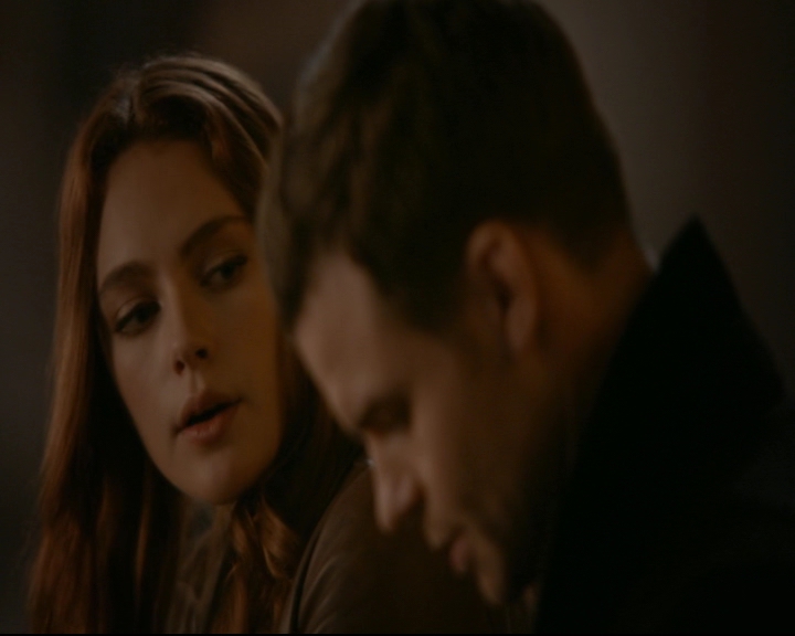 vampirediariesworld-dot-nl_TheOriginals5x12TheTaleOfTwoWolves01707.jpg