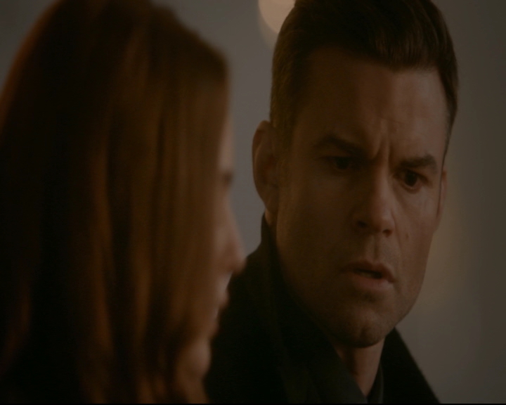 vampirediariesworld-dot-nl_TheOriginals5x12TheTaleOfTwoWolves01761.jpg