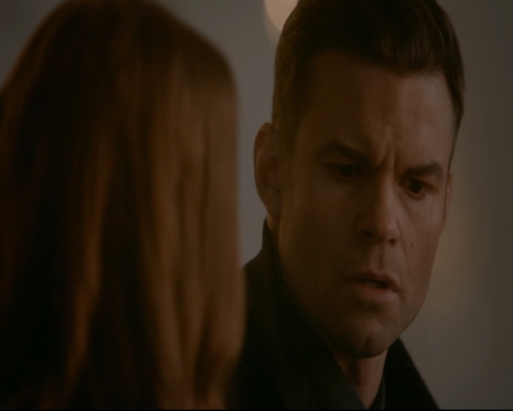 vampirediariesworld-dot-nl_TheOriginals5x12TheTaleOfTwoWolves01762.jpg