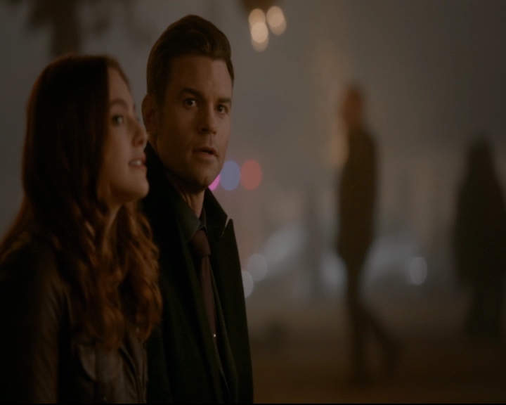 vampirediariesworld-dot-nl_TheOriginals5x12TheTaleOfTwoWolves01791.jpg