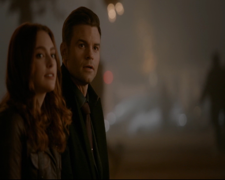 vampirediariesworld-dot-nl_TheOriginals5x12TheTaleOfTwoWolves01792.jpg