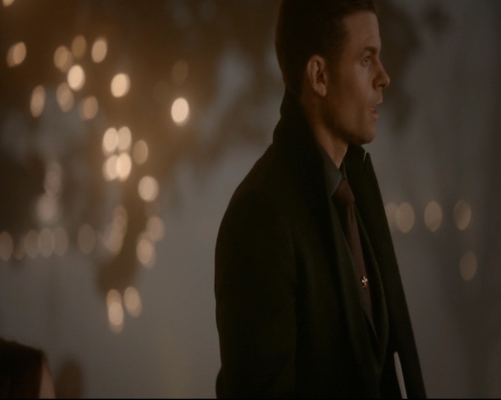 vampirediariesworld-dot-nl_TheOriginals5x12TheTaleOfTwoWolves01800.jpg