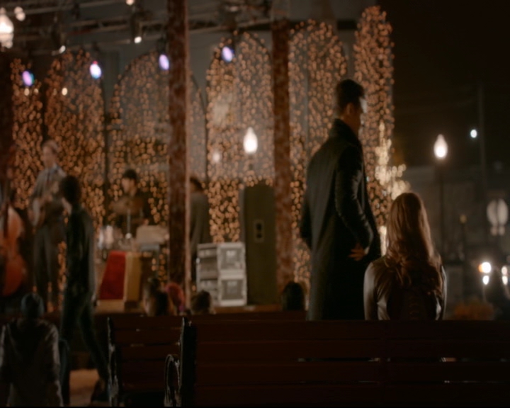 vampirediariesworld-dot-nl_TheOriginals5x12TheTaleOfTwoWolves01804.jpg