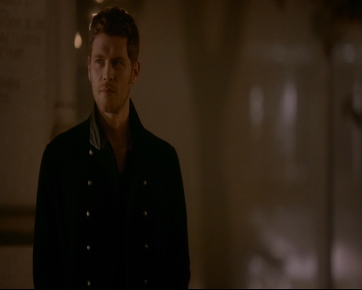 vampirediariesworld-dot-nl_TheOriginals5x12TheTaleOfTwoWolves01881.jpg