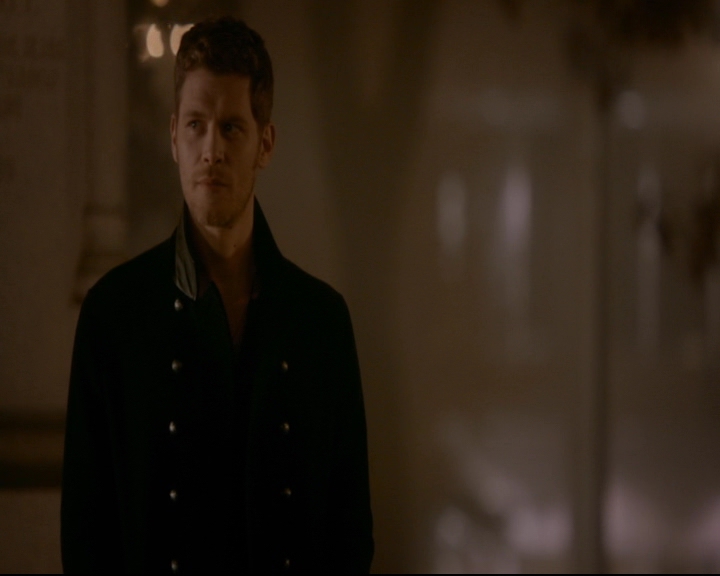 vampirediariesworld-dot-nl_TheOriginals5x12TheTaleOfTwoWolves01882.jpg