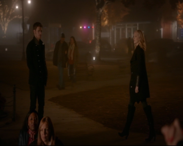 vampirediariesworld-dot-nl_TheOriginals5x12TheTaleOfTwoWolves01883.jpg