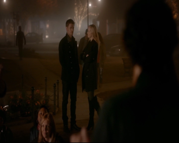 vampirediariesworld-dot-nl_TheOriginals5x12TheTaleOfTwoWolves01886.jpg