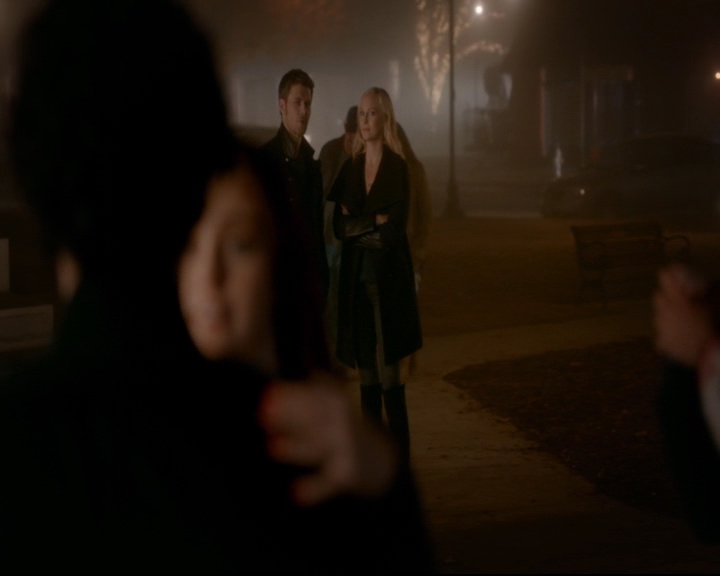 vampirediariesworld-dot-nl_TheOriginals5x12TheTaleOfTwoWolves01888.jpg