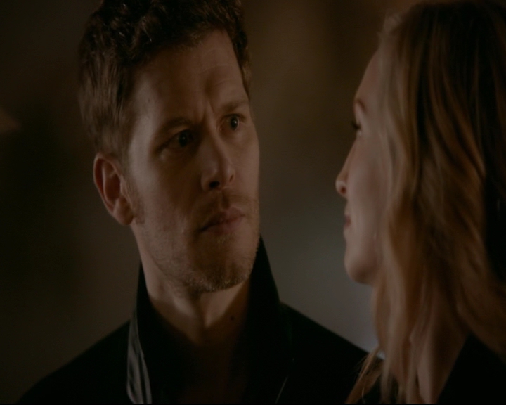 vampirediariesworld-dot-nl_TheOriginals5x12TheTaleOfTwoWolves01918.jpg