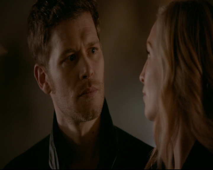 vampirediariesworld-dot-nl_TheOriginals5x12TheTaleOfTwoWolves01919.jpg