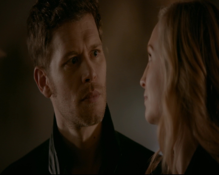 vampirediariesworld-dot-nl_TheOriginals5x12TheTaleOfTwoWolves01920.jpg