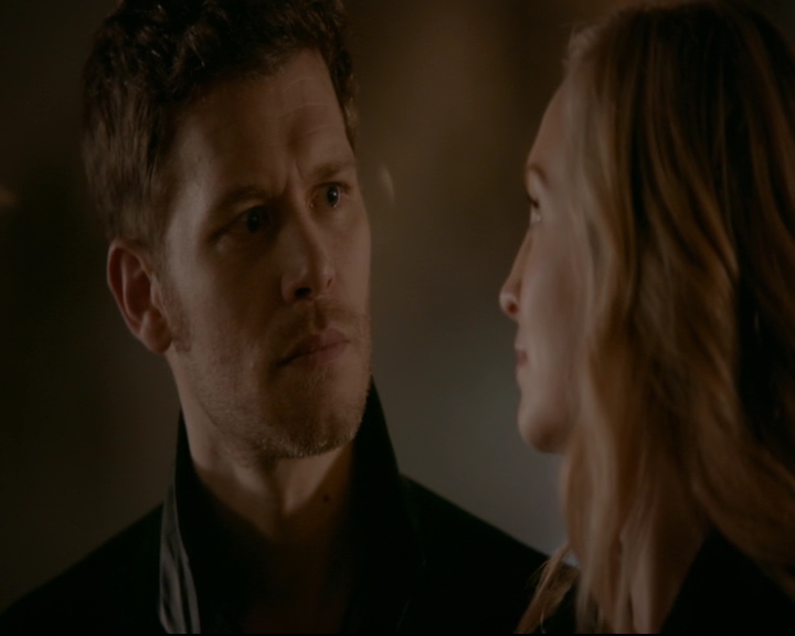 vampirediariesworld-dot-nl_TheOriginals5x12TheTaleOfTwoWolves01921.jpg