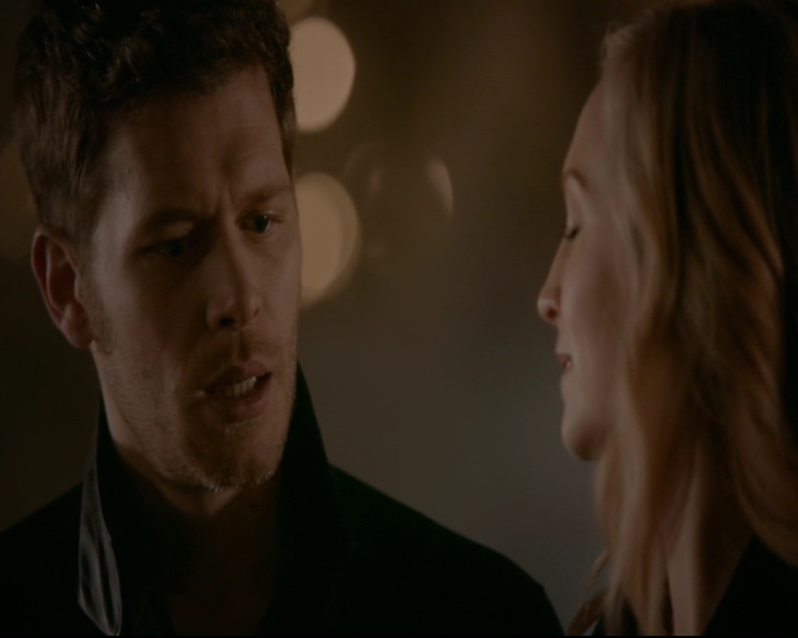 vampirediariesworld-dot-nl_TheOriginals5x12TheTaleOfTwoWolves01924.jpg