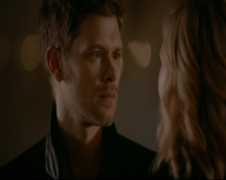 vampirediariesworld-dot-nl_TheOriginals5x12TheTaleOfTwoWolves01932.jpg