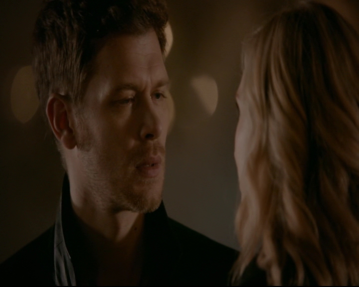 vampirediariesworld-dot-nl_TheOriginals5x12TheTaleOfTwoWolves01936.jpg