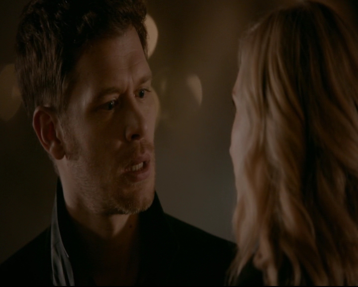 vampirediariesworld-dot-nl_TheOriginals5x12TheTaleOfTwoWolves01937.jpg