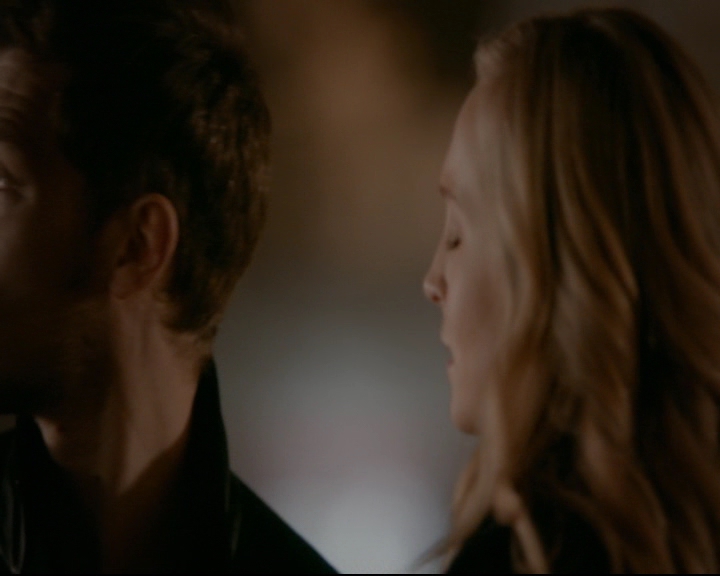 vampirediariesworld-dot-nl_TheOriginals5x12TheTaleOfTwoWolves01952.jpg