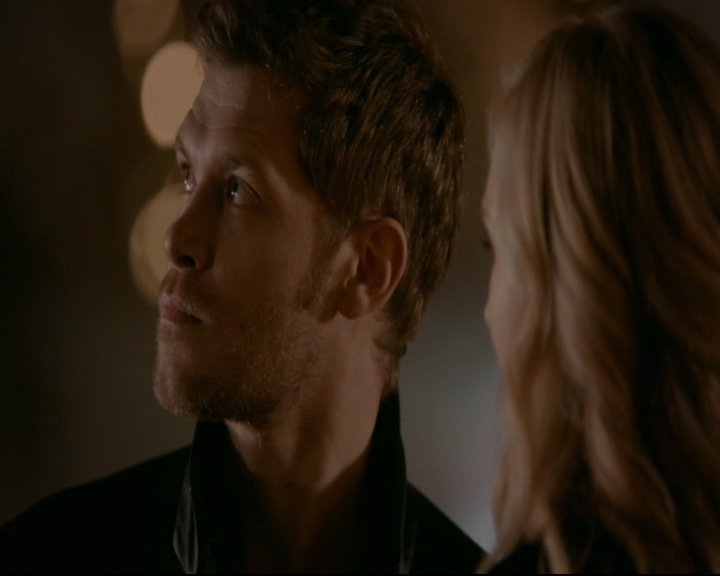 vampirediariesworld-dot-nl_TheOriginals5x12TheTaleOfTwoWolves01956.jpg