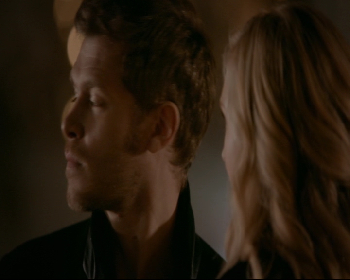 vampirediariesworld-dot-nl_TheOriginals5x12TheTaleOfTwoWolves01957.jpg