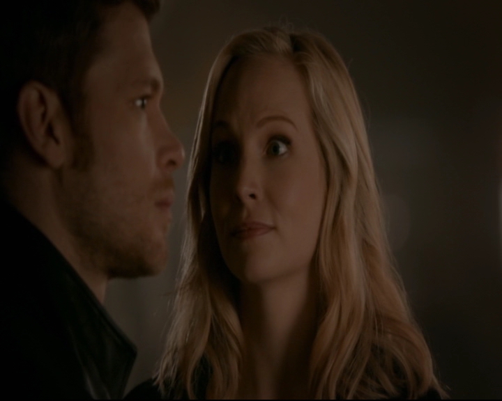 vampirediariesworld-dot-nl_TheOriginals5x12TheTaleOfTwoWolves01969.jpg