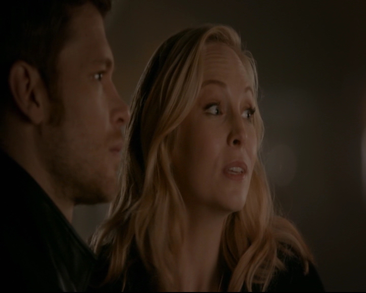 vampirediariesworld-dot-nl_TheOriginals5x12TheTaleOfTwoWolves01970.jpg