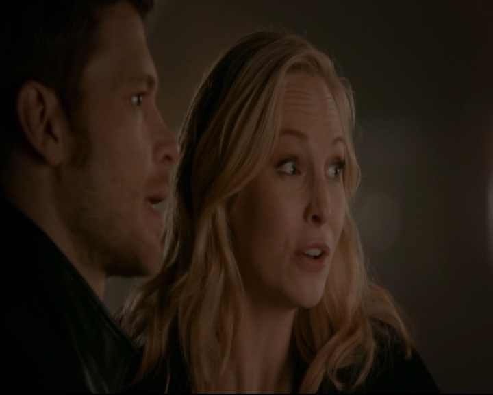 vampirediariesworld-dot-nl_TheOriginals5x12TheTaleOfTwoWolves01971.jpg