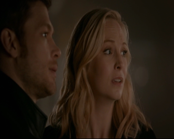 vampirediariesworld-dot-nl_TheOriginals5x12TheTaleOfTwoWolves01972.jpg