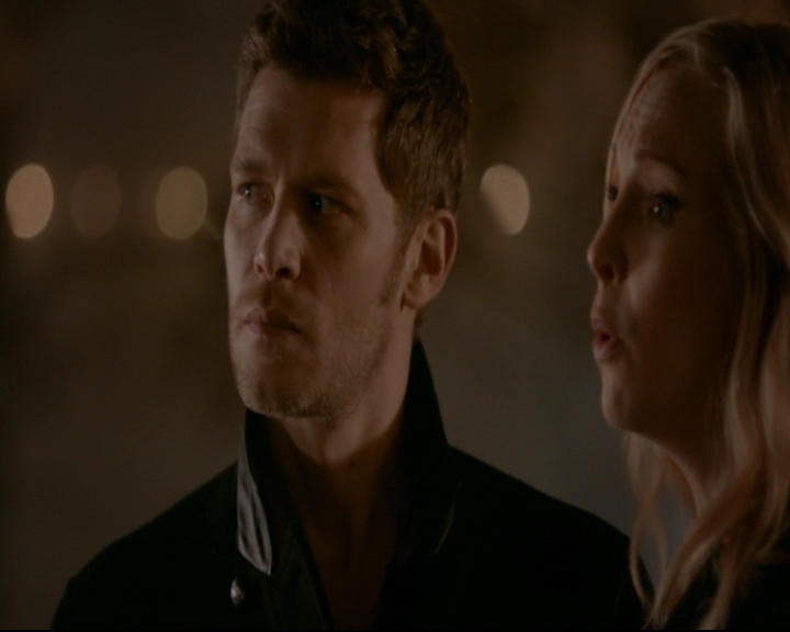 vampirediariesworld-dot-nl_TheOriginals5x12TheTaleOfTwoWolves01974.jpg