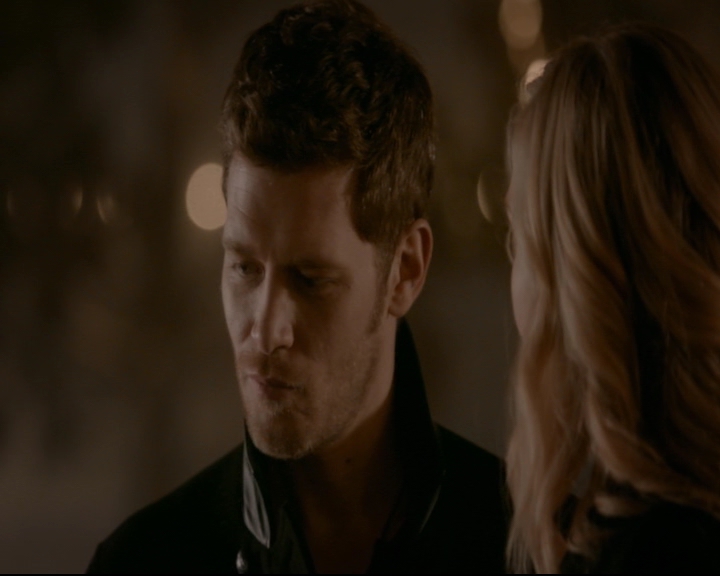 vampirediariesworld-dot-nl_TheOriginals5x12TheTaleOfTwoWolves01979.jpg