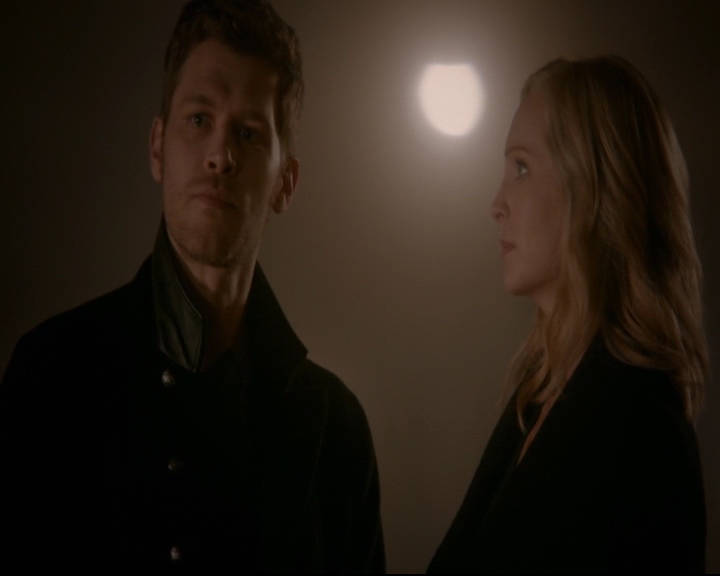 vampirediariesworld-dot-nl_TheOriginals5x12TheTaleOfTwoWolves01986.jpg