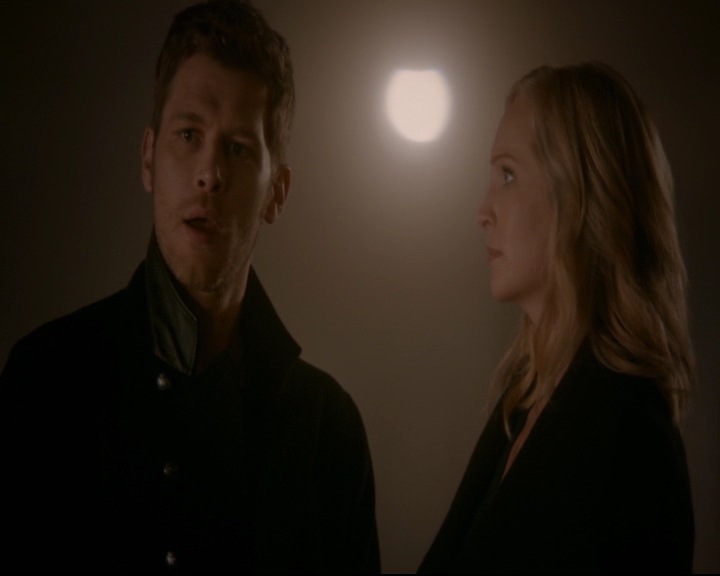 vampirediariesworld-dot-nl_TheOriginals5x12TheTaleOfTwoWolves01987.jpg