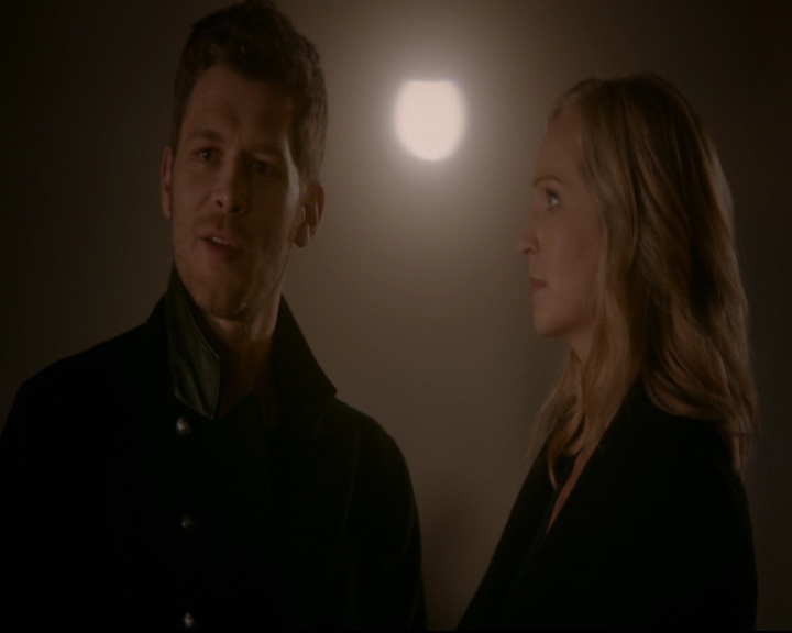 vampirediariesworld-dot-nl_TheOriginals5x12TheTaleOfTwoWolves01988.jpg