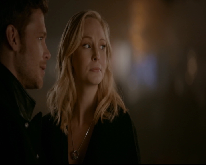 vampirediariesworld-dot-nl_TheOriginals5x12TheTaleOfTwoWolves01993.jpg