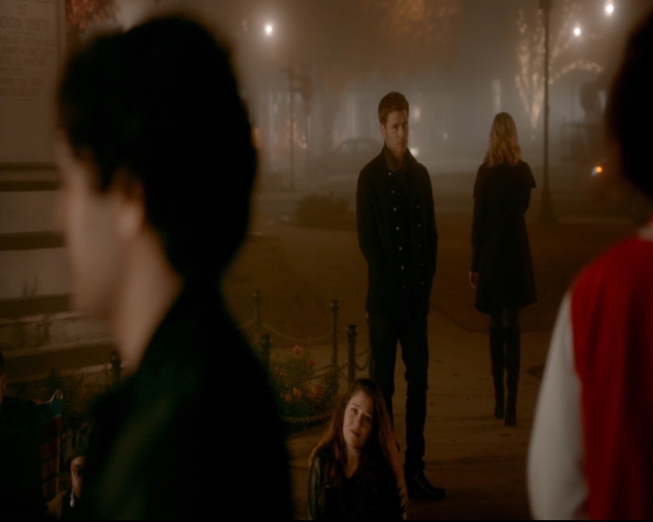 vampirediariesworld-dot-nl_TheOriginals5x12TheTaleOfTwoWolves02002.jpg