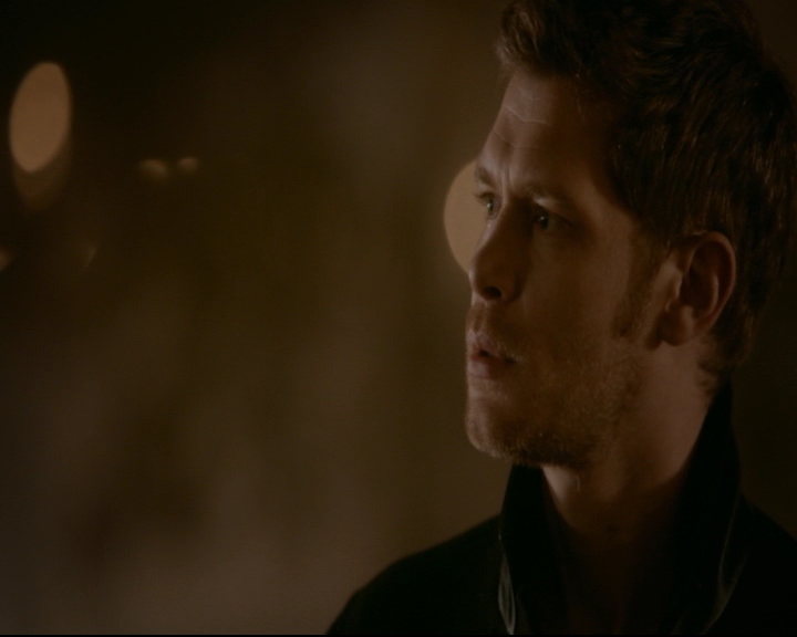 vampirediariesworld-dot-nl_TheOriginals5x12TheTaleOfTwoWolves02009.jpg