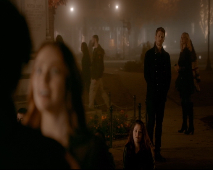 vampirediariesworld-dot-nl_TheOriginals5x12TheTaleOfTwoWolves02014.jpg