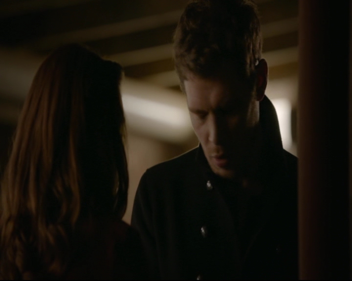 vampirediariesworld-dot-nl_TheOriginals5x12TheTaleOfTwoWolves02035.jpg