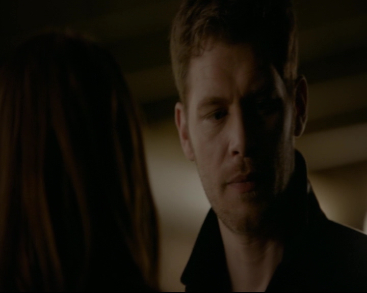 vampirediariesworld-dot-nl_TheOriginals5x12TheTaleOfTwoWolves02050.jpg