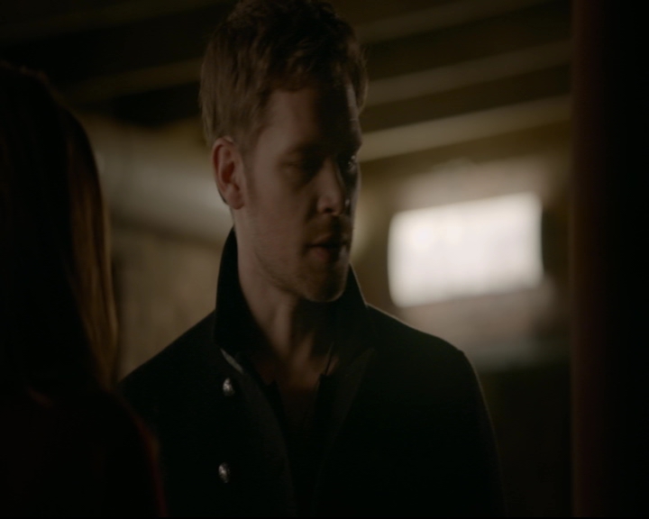 vampirediariesworld-dot-nl_TheOriginals5x12TheTaleOfTwoWolves02059.jpg