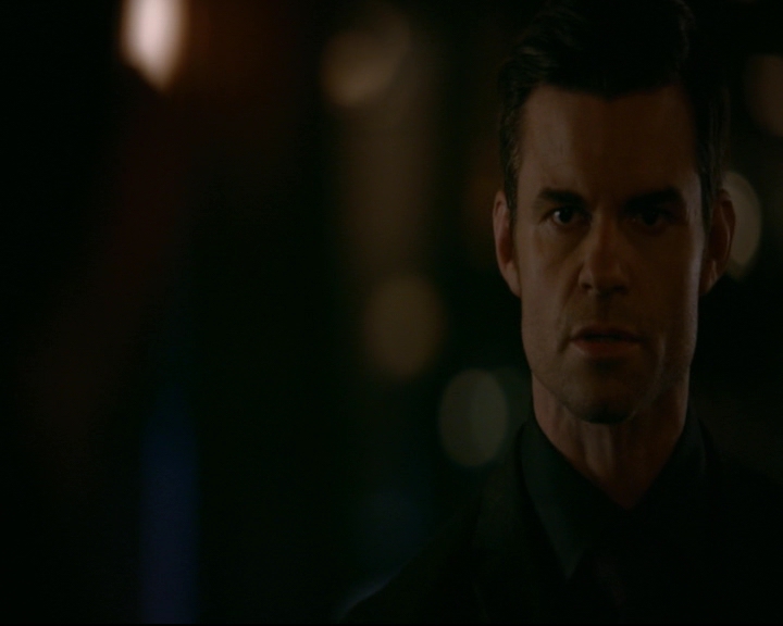 vampirediariesworld-dot-nl_TheOriginals5x12TheTaleOfTwoWolves02085.jpg