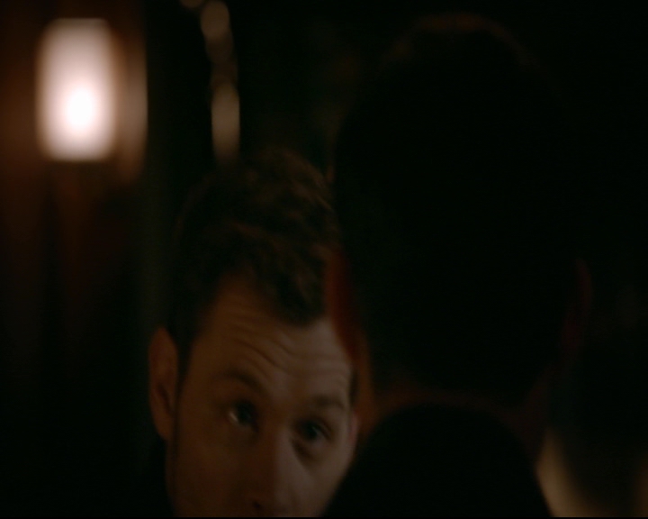 vampirediariesworld-dot-nl_TheOriginals5x12TheTaleOfTwoWolves02090.jpg